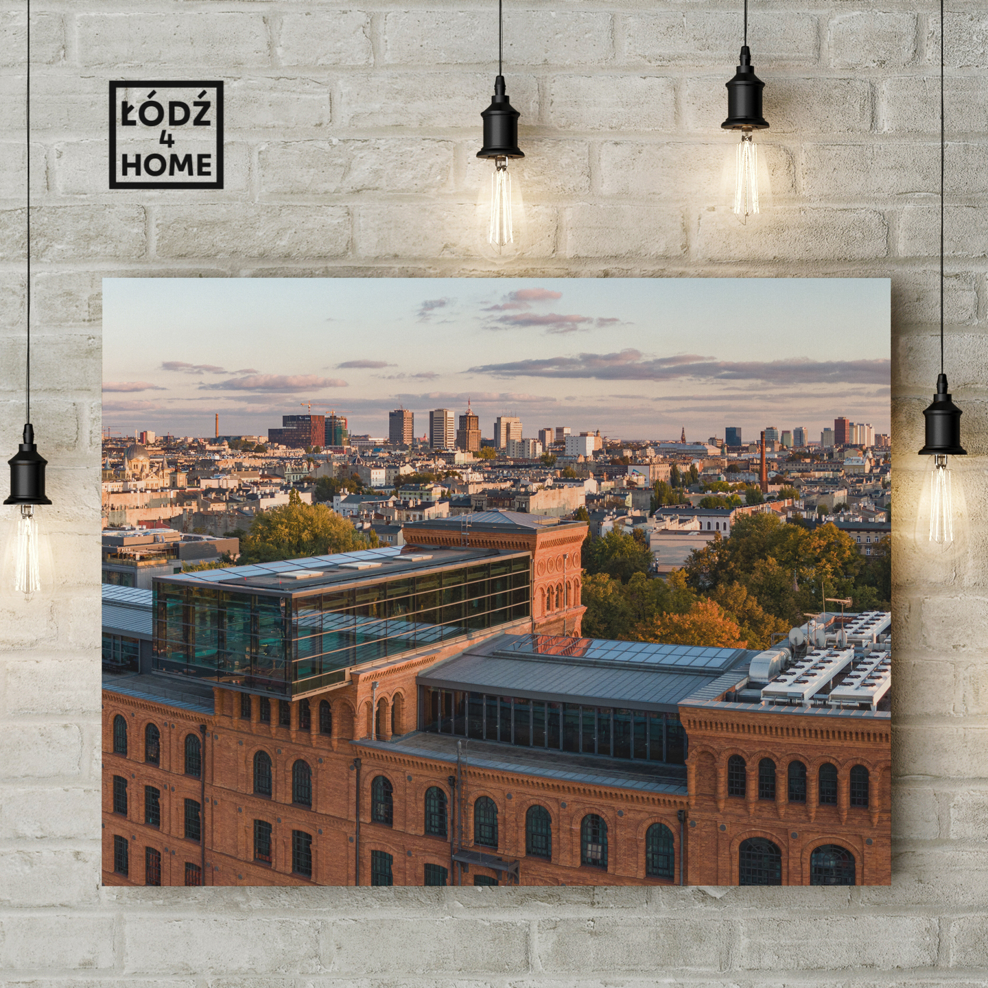 Sklep Łódź4Home prezentuje zdjęcie Łodzi, które przedstawia panoramę Łodzi widoczną znad Manufaktury z widocznym na pierwszym planie hotelem Andel's.
